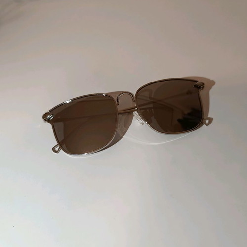 Mirror sunglasses used