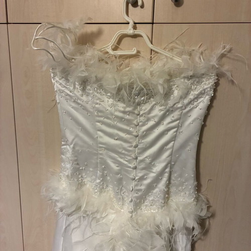 Jota Matiaki wedding dress white satin strapless with feathers and crystals like new, size S-M