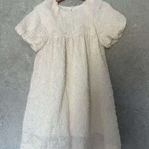 Zara girls dress like new with embossed flowers beige size 4-5 years