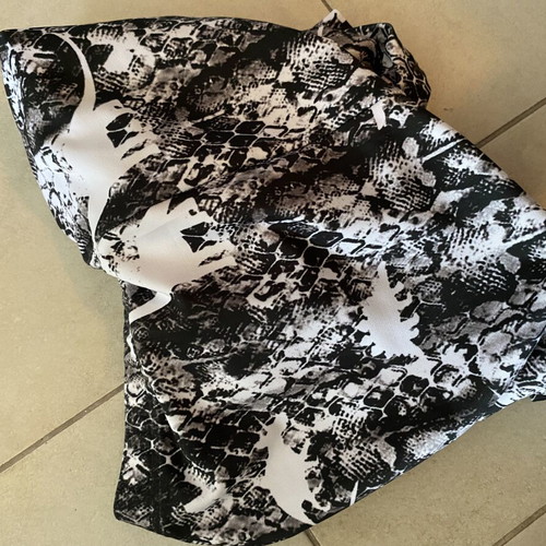 Chic Mess Mini Skirt like new, black and white, size M