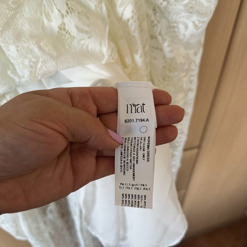 Mat long lace dress new with tag, size M/L, cream shade