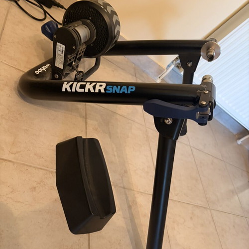 Wahoo KICKR SNAP smart indoor bike trainer wheel-on