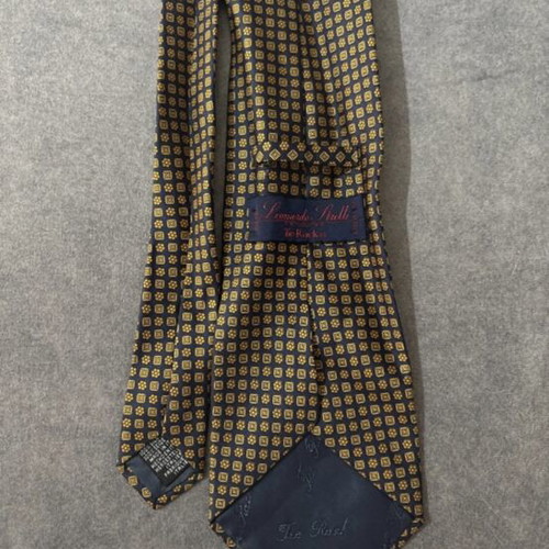 Silk tie like new