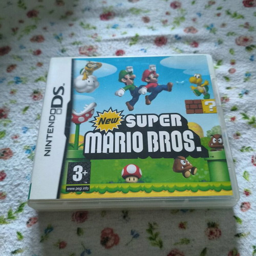 Super Mario Bros NDS употребяван, само кутията