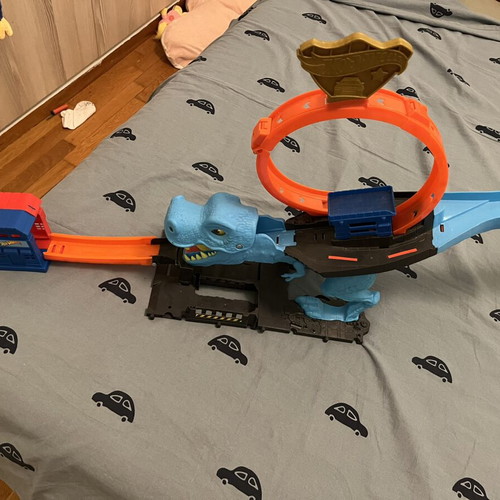 Hot Wheels T-Rex track like new