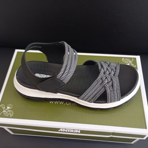 Antrin platform sandals new, low platform and soft sole, black