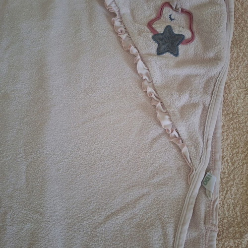 Baby towels like new, pack with various sizes and designs
