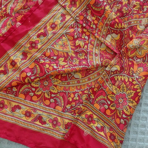 Bohoo Fashion Kaftan like new, 80% silk, paisley pattern
