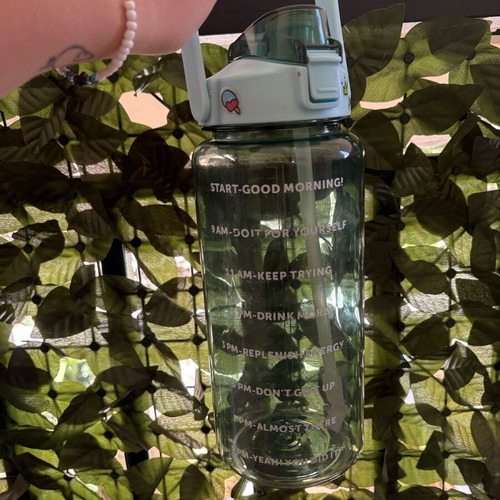 Blue water bottle 2 liters like new