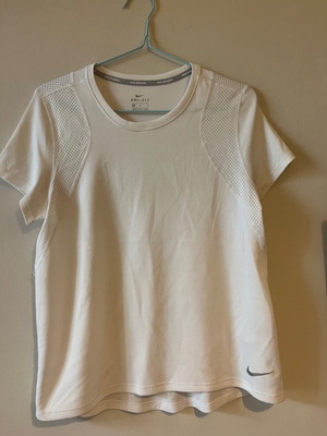 Μπλούζα Nike running μεταχειρισμένη, μέγεθος M