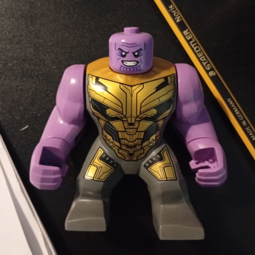 Thanos LEGO 76192 giant Avengers body