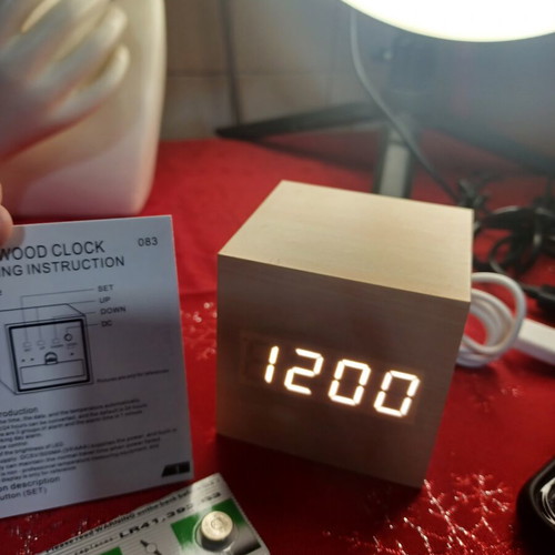 Lucas CGL5004 LED digital alarm clock with temperature new