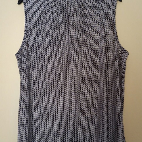 H&M sleeveless women's blouse white and blue size L like new