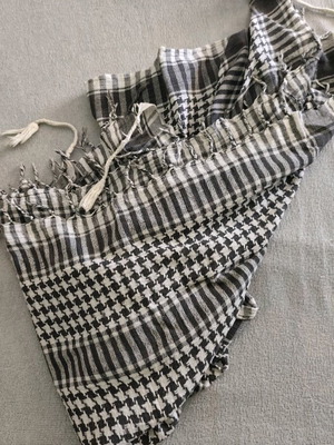 Palestinian scarf black and white used