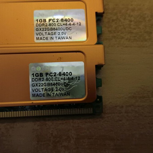 DDR2 PC RAM 2x1GB like new, 2GB total for desktop