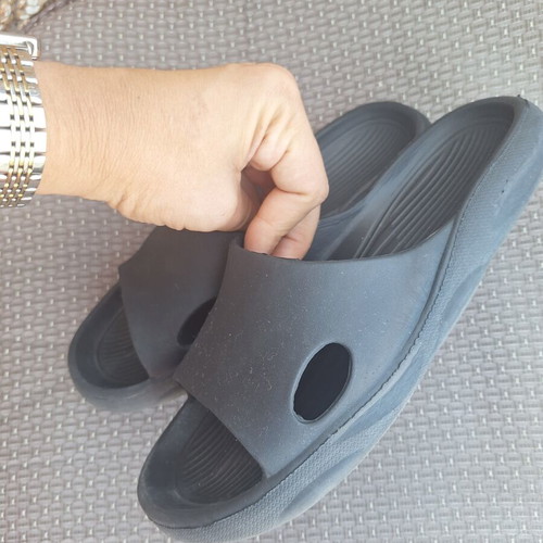 Black slippers size 39-40