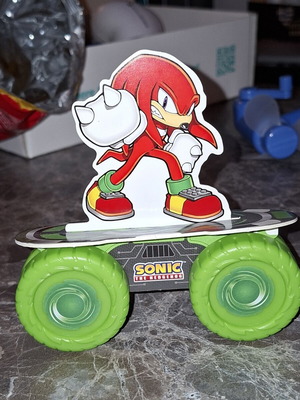 Happy Meal Knuckles (Sonic) toy in excellent condition