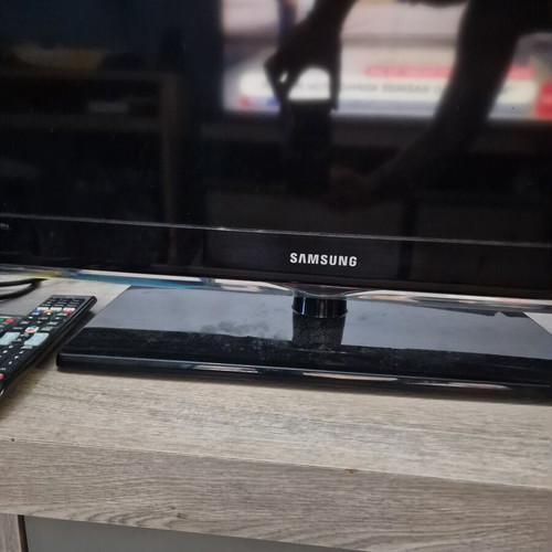 Samsung 50-inch TV with decoder