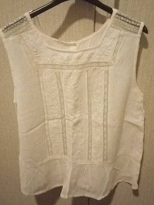 Linen summer blouse like new with lace details, white