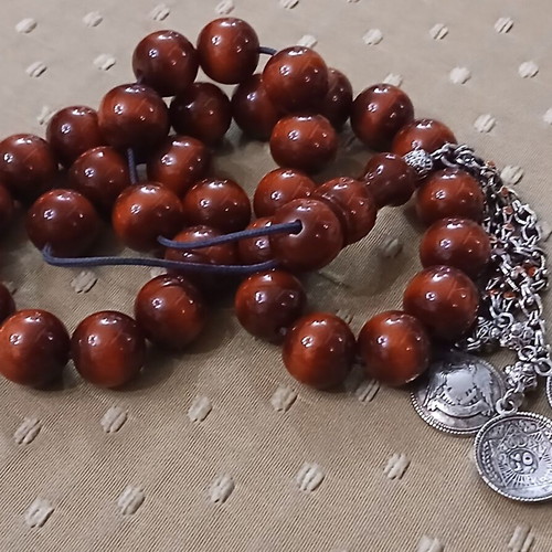 Bakelite Komboloi worry beads used, 33 beads, 1990s Syria