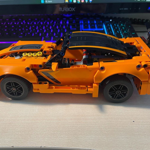 Lego Technic 42093 Chevrolet Corvette ZR1 like new