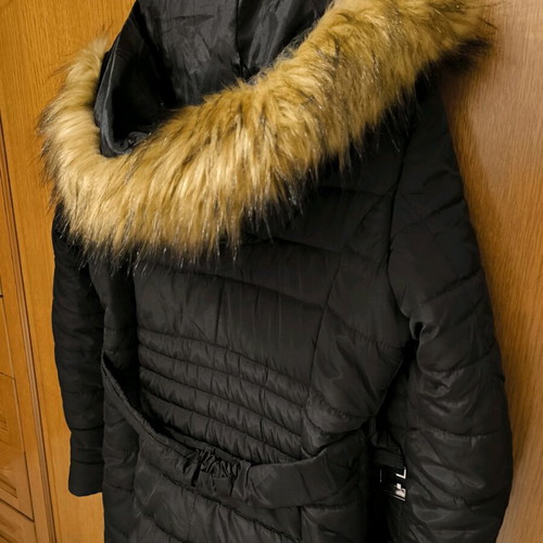 Women's black jacket like new with hood and belt size Medium