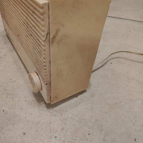 Vintage Bulgarian radio restored