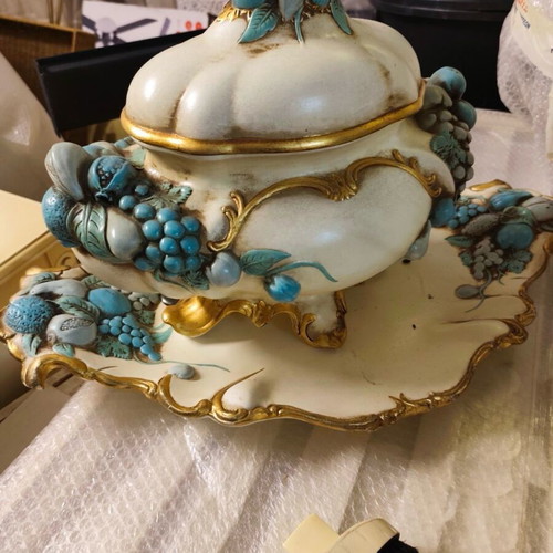 Renaissance vintage set with tray and lidded vase with gold details like new