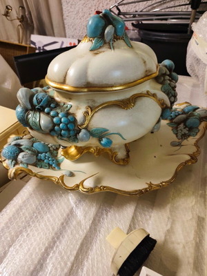 Renaissance vintage set with tray and lidded vase with gold details like new