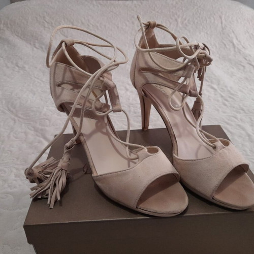 Beige suede sandals with laces, 10 cm heel, size 39, used