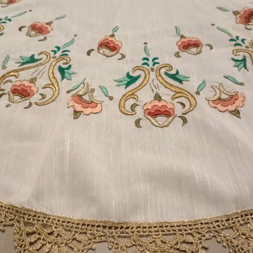 Set of Tsevres round tablecloth, runner and 2 napkins new