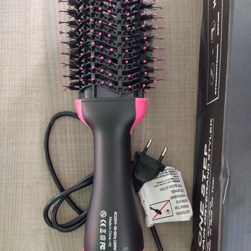 Hairbrush and hairdryer combo new