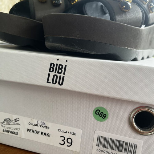 Bibi Lou green sandals like new, decorated with stones