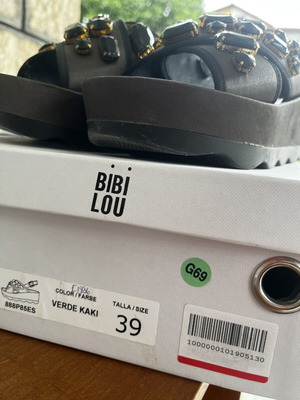 Bibi Lou green sandals like new, decorated with stones