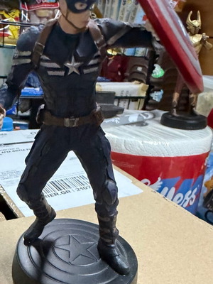 Φιγούρα Captain America με στολή Stealth, σαν καινούργια