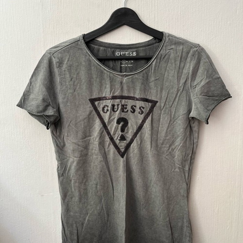 Guess T-shirt like new, size S-M, black and grey