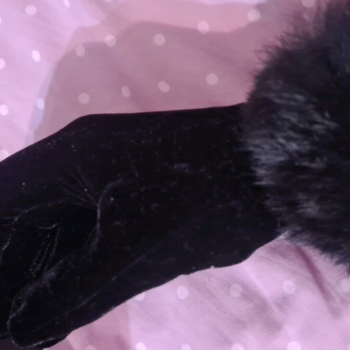 Velvet gloves new with fur, size S, black