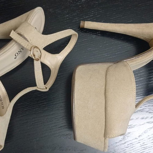Sandals new beige suede leather size 39 15 cm heel