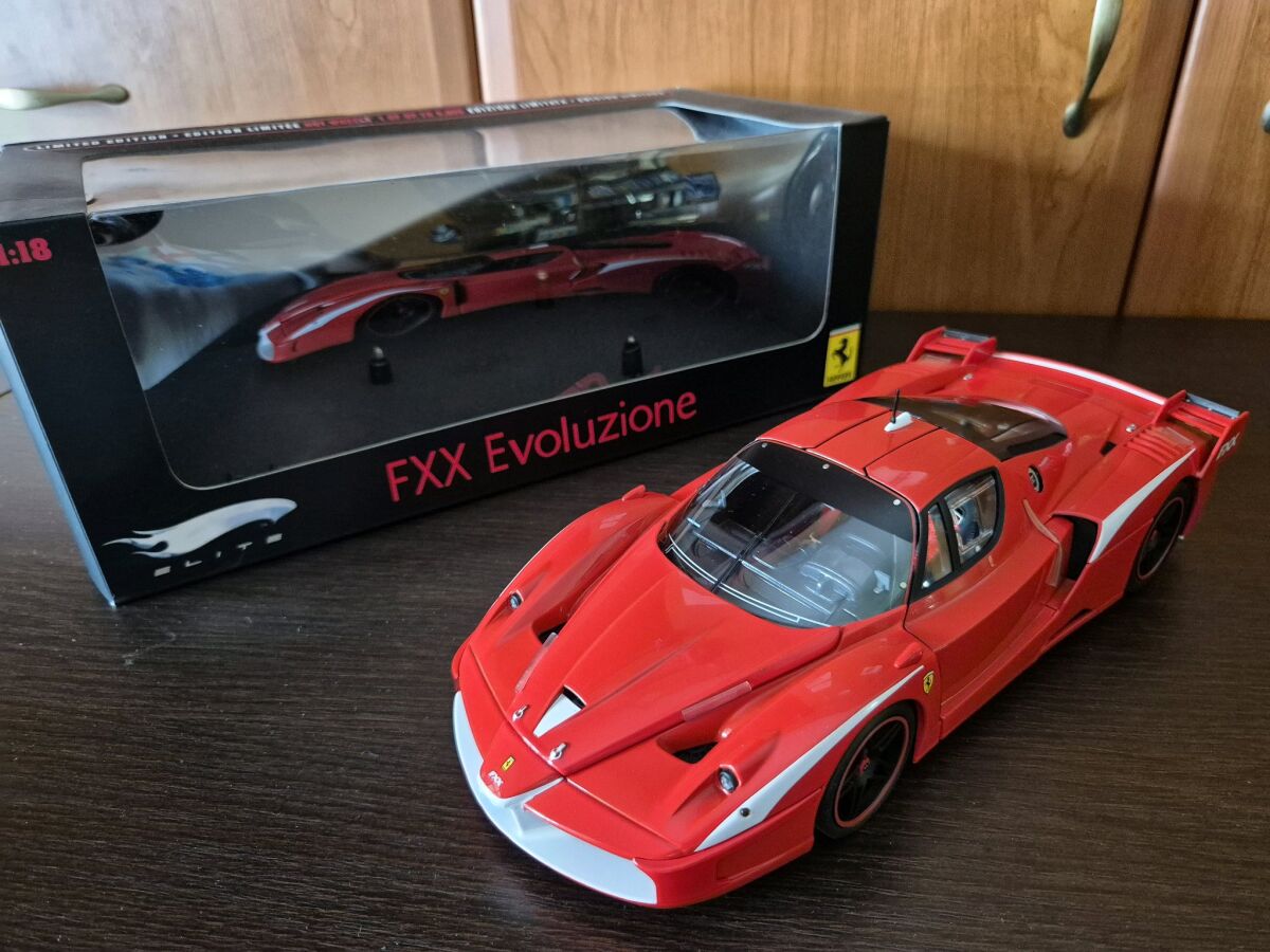 Ferrari FXX Evoluzione Hot Wheels Elite… - € 170,00 - Vendora.cy