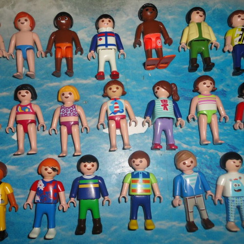 Playmobil pack of 20 children figures