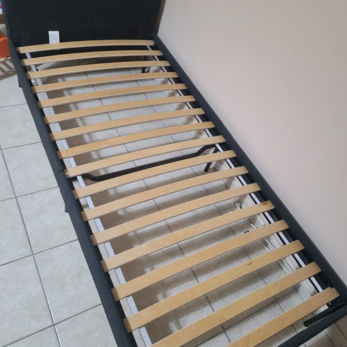IKEA SLATTUM bed 90x200cm with VESTERÖY mattress 90x200