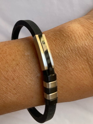 Unisex bracelet stainless steel and rubber like new, black and silver