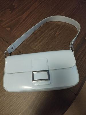 Γαλάζια shoulder bag ώμου σαν καινούργια, στυλ baguette με αγκράφα