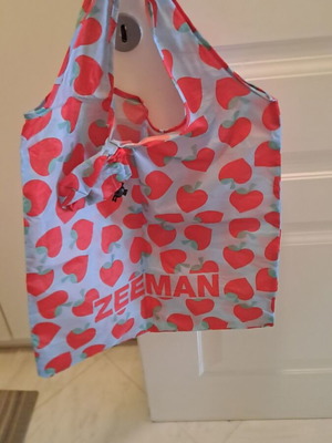 Multipurpose bag used, shoulder or hand, strawberry design