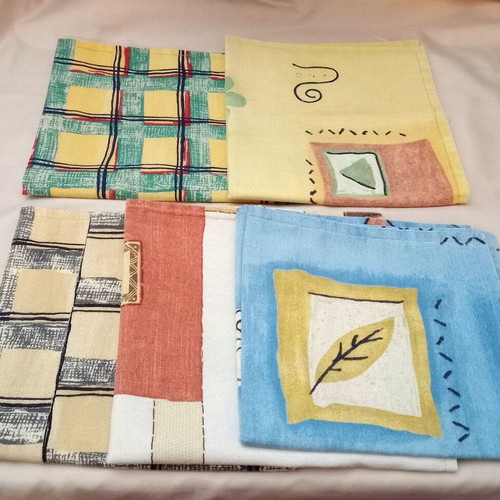 Pillow cases like new, pack of 5, summer colors