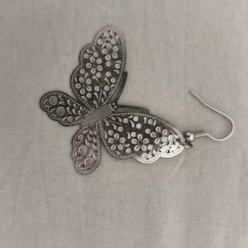 Vintage butterfly earring Y2K used, hypoallergenic metal