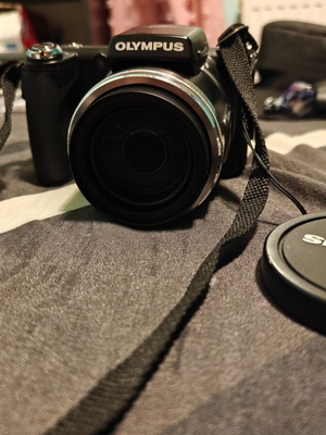 Olympus SP-800UZ digital bridge camera with 30x optical zoom