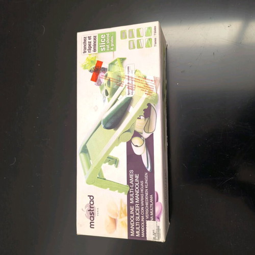 Mastrad Paris Mandoline slicer like new with multiple blades