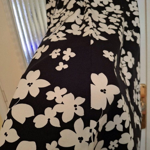 Miss Simbolo floral dress black and white used