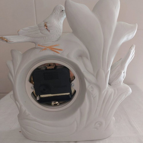 Porcelain table clock with bird motifs and gold leaf new